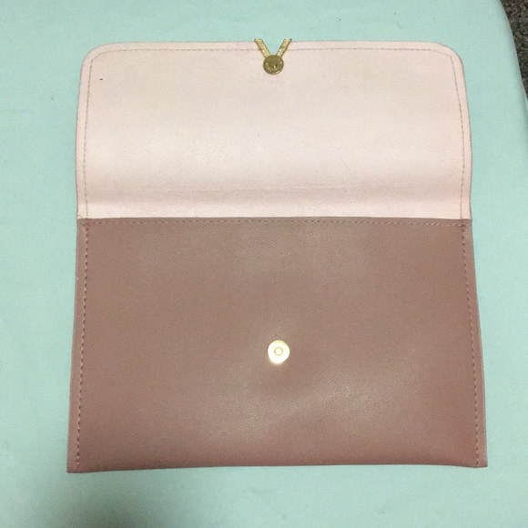 Pink Clutch - Picture 3 of 5